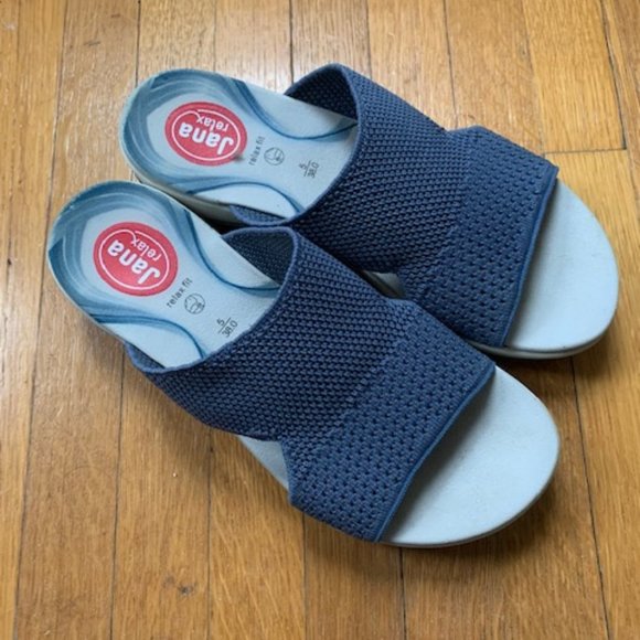 Sandals - Picture 1 of 4